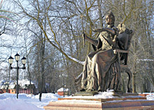 Памятник Екатерине II в Вышнем Волочке