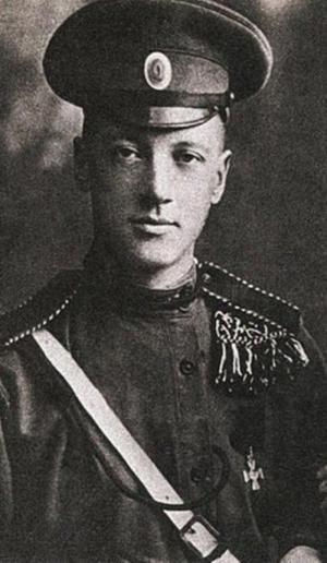 Николай Гумилев в форме уланского полка. 1914-1915 гг.