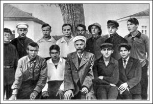 А.М. Горький, А.С. Макаренко и колонисты. 1928 г.